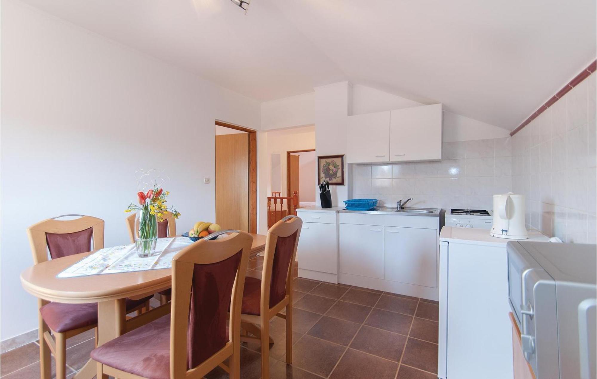 Lovely Apartment In Rovinj With Kitchen Exterior photo